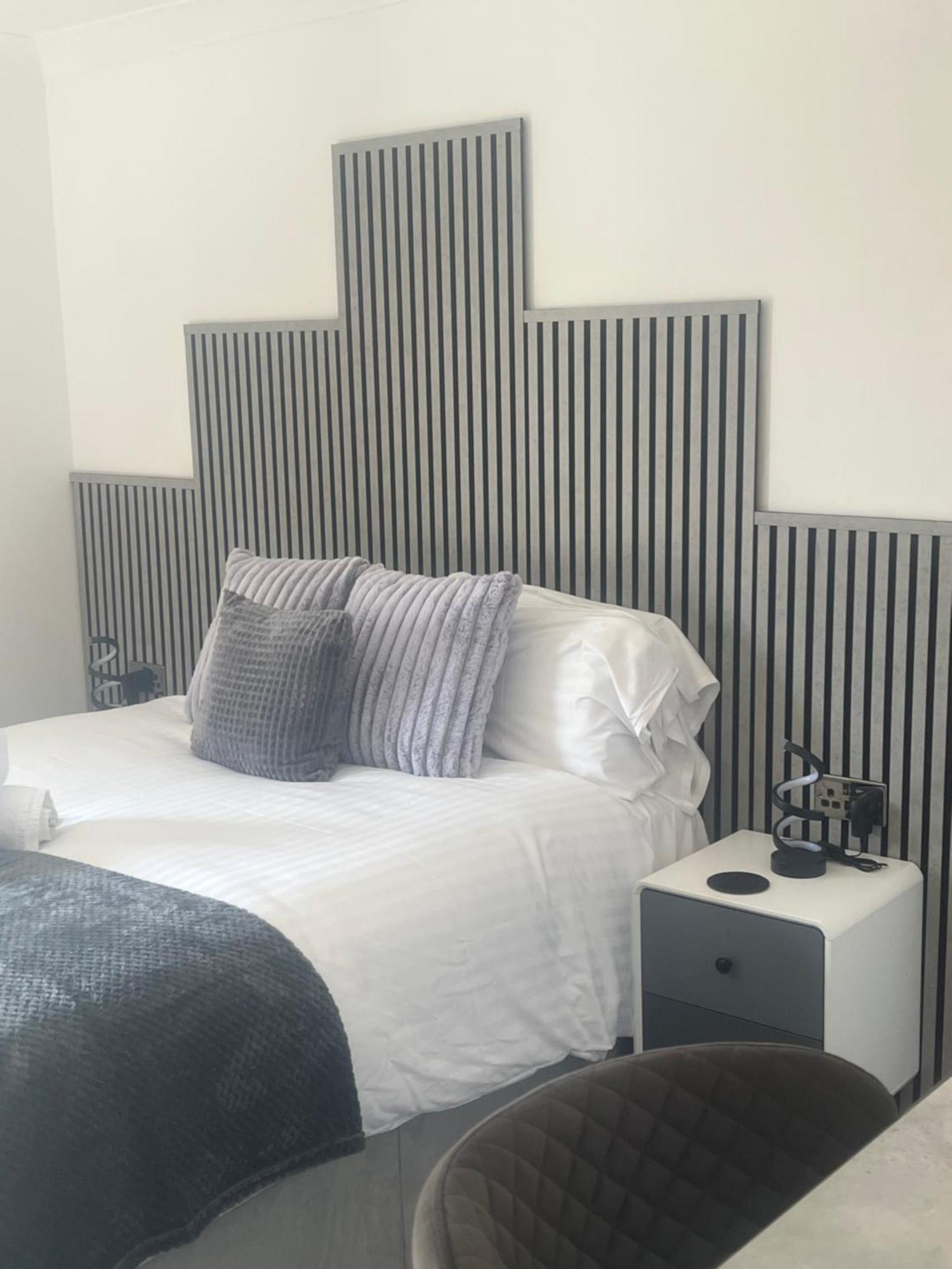 Alpine Lodge Guest House 란베리스 외부 사진